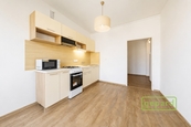 Prodej, Byt 2+1, Ostrov, cena 3249000 CZK / objekt, nabízí 