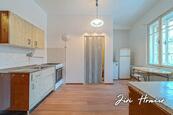 Pronájem bytu 1+1, 34 m2, Pod Tvrzí, Karlovy Vary, cena 9900 CZK / objekt / měsíc, nabízí Realitní makléř Jiří Hrnčíř