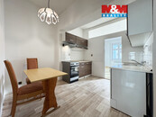 Prodej bytu 2+1, 56 m2, Karlovy Vary, ul. Sokolovská, cena 3885000 CZK / objekt, nabízí 