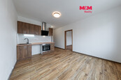 Pronájem bytu 1+1, 36 m2, Chodov, ul. náměstí 9. května, cena 8000 CZK / objekt / měsíc, nabízí 
